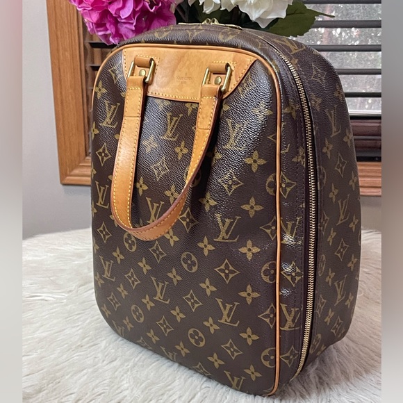 SOLD❌Authentic LOUIS VUITTON Monogram Excursion Bag - Picture 9 of 13